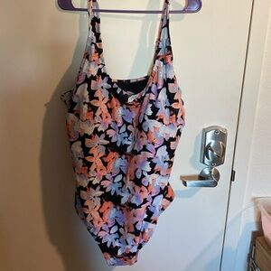 NWOT 4X swimsuit